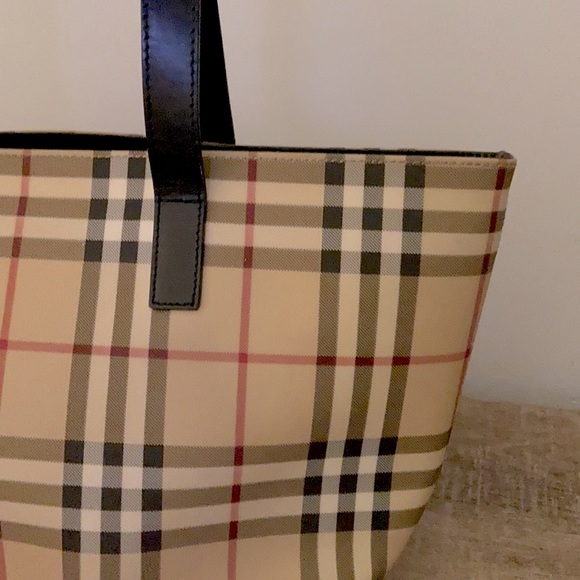 SALE❤️ NWOT Burberry Bucket Bag Shoulder Purse - Picture 2 of 7